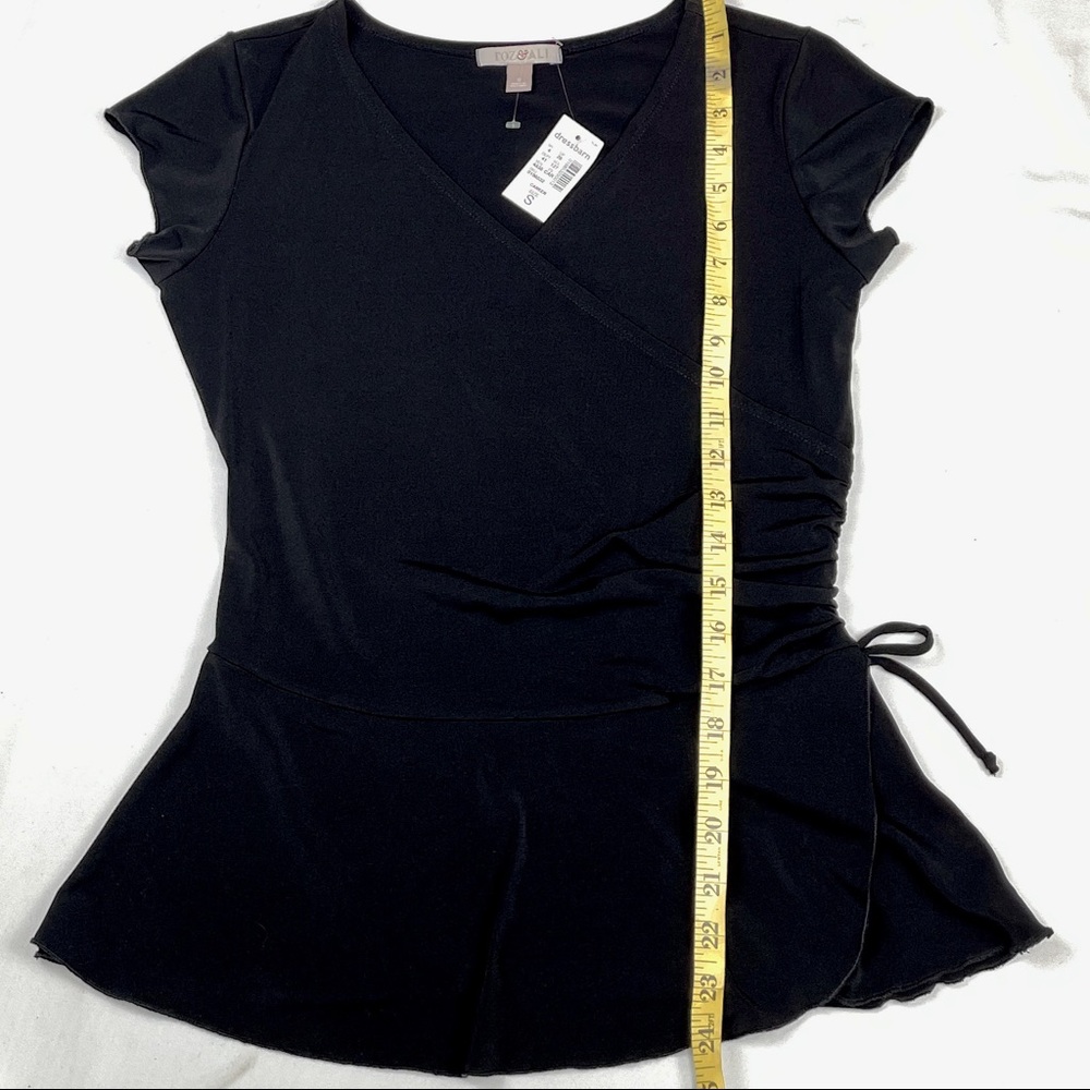 NWT Roz & Ali faux wrap top with side shirring, cap sleeves and peplum - Picture 6 of 8